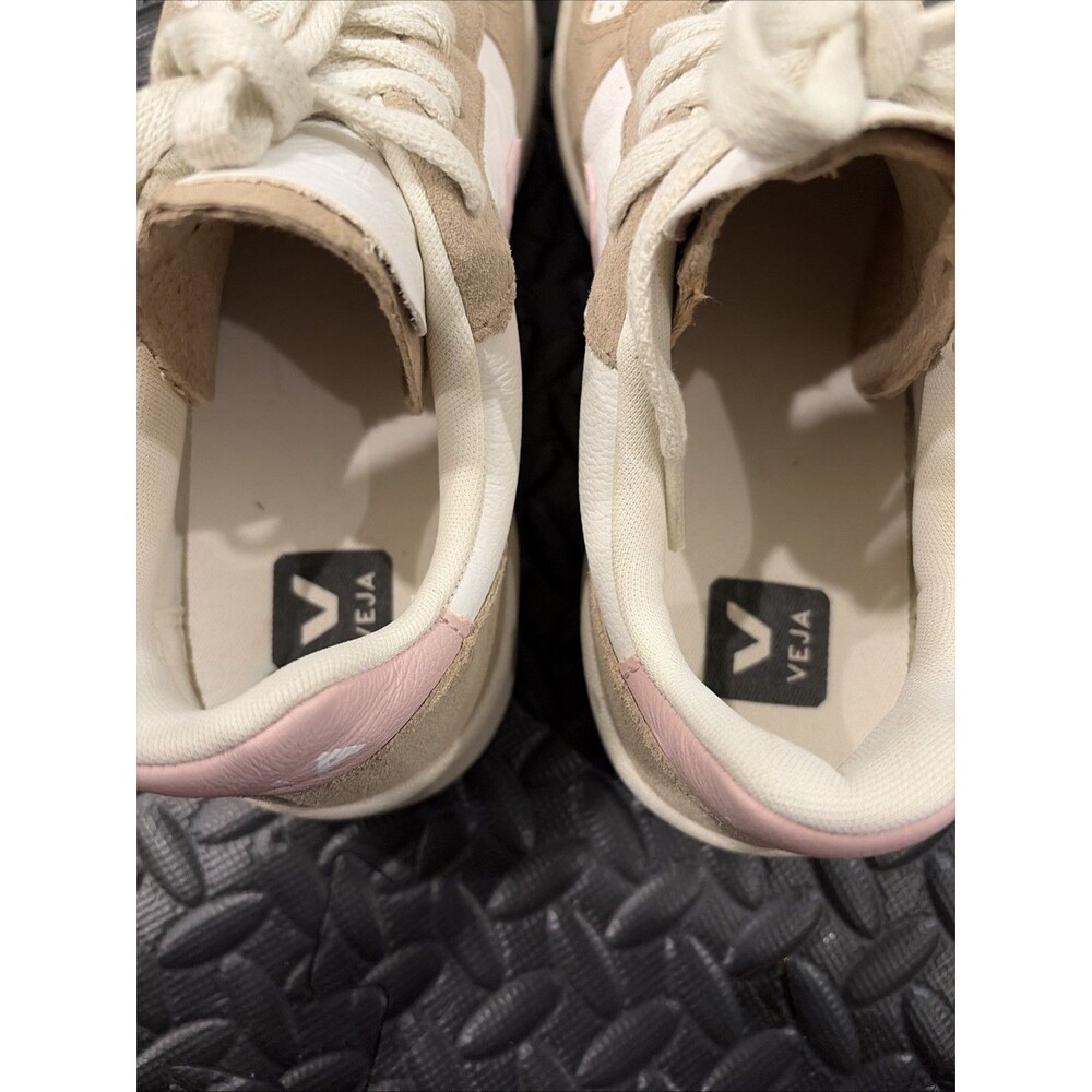 Veja V-10 Silk Quartz Sneakers Women’s Sz 9 Briefs White Pink Walking Gym - Picture 5 of 9